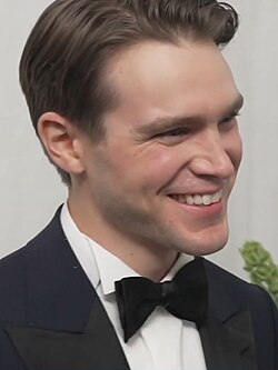 Andrew Burnap นักแสดงเจ้าของรางวัล Tony Award ผู้โดดเด่นทั้งบนเวทีละครและจอแก้ว