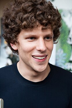 Jesse Eisenberg ศิลปินผู้มากความสามารถจากบทบาทอัจฉริยะสู่ผู้กำกับรางวัล BAFTA
