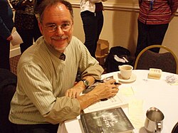 Gregory Maguire นักเขียนผู้สร้างสรรค์โลก Wicked และวรรณกรรมแฟนตาซีร่วมสมัย