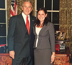 Elise Stefanik เส้นทางจากนักการเมืองสายกลางสู่ขุนพลคนสำคัญของโดนัลด์ ทรัมป์