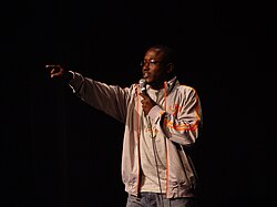 Hannibal Buress คอมเมเดียนผู้ทรงอิทธิพลและศิลปินผู้พลิกโฉมวงการตลกอเมริกัน