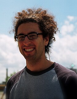 Zach Sherwin ศิลปินผู้สร้างสรรค์เสียงหัวเราะผ่านบทเพลงแรปและคอมเมดี้