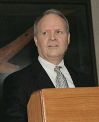 Larry Faulkner อดีตประธานมหาวิทยาลัยเท็กซัส ผู้ขับเคลื่อนนวัตกรรมนาโนเทคโนโลยี
