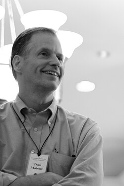 Thomas W. Malone ผู้บุกเบิกทฤษฎีองค์กรและปัญญาประดิษฐ์แห่ง MIT