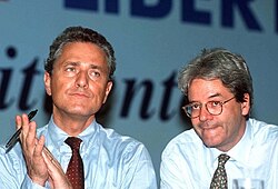 Paolo Gentiloni นักการเมืองผู้ทรงอิทธิพลและอดีตนายกรัฐมนตรีอิตาลี