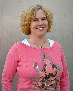 Ann Powers นักวิจารณ์ดนตรีผู้ทรงอิทธิพลและผู้ขับเคลื่อนมุมมองสตรีในโลกดนตรี