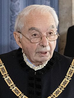 Giuliano Amato รัฐบุรุษผู้ทรงอิทธิพลและอดีตนายกรัฐมนตรีสองสมัยของอิตาลี