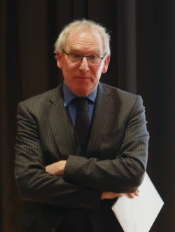 Henry Woudhuysen ผู้เชี่ยวชาญด้านวรรณกรรมเรเนซองส์และประวัติศาสตร์หนังสือระดับโลก