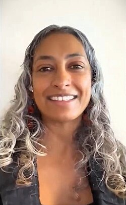 Deepa Fernandes นักข่าววิทยุระดับโลกผู้ขับเคลื่อนความเท่าเทียมในสื่อ