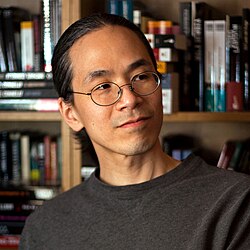 Ted Chiang นักเขียนไซไฟผู้เปลี่ยนคำถามทางปรัชญาให้เป็นเรื่องเล่าระดับโลก