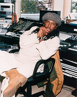 Nile Rodgers ตำนานมือกีตาร์ผู้สร้างนิยามใหม่ให้ดนตรีดิสโก้และป๊อประดับโลก