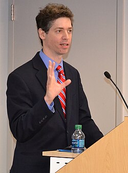 Jonathan Scott Cohn ผู้เชี่ยวชาญด้านนโยบายสาธารณะและระบบสุขภาพของสหรัฐฯ