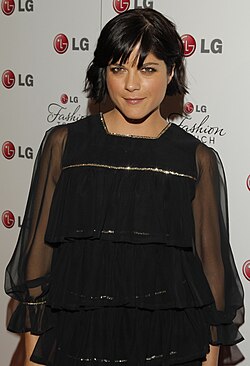 Selma Blair เส้นทางชีวิตจากดาวรุ่งฮอลลีวูดสู่การต่อสู้กับโรค MS และแรงบันดาลใจระดับโลก