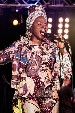 Angélique Kidjo ศิลปินระดับโลกผู้ผสานเสียงเพลงเข้ากับการขับเคลื่อนสังคม