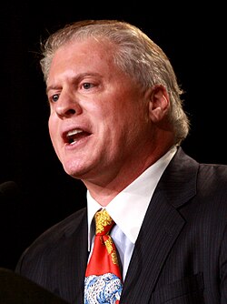 Wayne Allyn Root นักวิจารณ์การเมืองและสื่อมวลชนสายอนุรักษนิยมชาวอเมริกัน