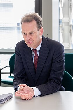 Frank Elderson ผู้นำด้านการเงินสีเขียวและกรรมการบริหารธนาคารกลางยุโรป