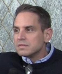 Greg Berlanti ผู้ทรงอิทธิพลแห่งวงการทีวีและผู้สร้างจักรวาลซูเปอร์ฮีโร่