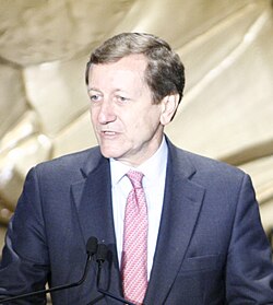 Brian Ross เส้นทางชีวิตนักข่าวสืบสวนสอบสวนระดับตำนานผู้เต็มไปด้วยรางวัลและข้อโต้แย้ง