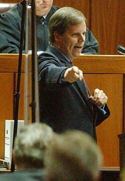Doug Jones นักกฎหมายและอดีตวุฒิสมาชิกผู้สร้างประวัติศาสตร์ให้พรรคเดโมแครตในรัฐแอลาบามา
