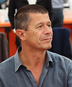 Emmanuel Carrère นักเขียนผู้สำรวจพรมแดนระหว่างความจริงและเรื่องแต่ง