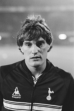 Glenn Hoddle ตำนานจอมทัพผู้สร้างสรรค์เกมและผู้จัดการทีมระดับโลก