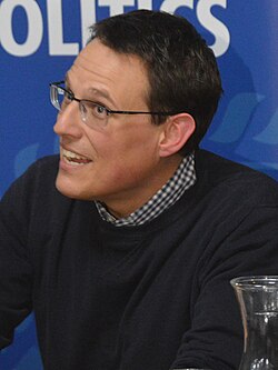 Steve Kornacki ผู้เชี่ยวชาญด้านข้อมูลการเมืองและผู้ประกาศข่าวชื่อดังแห่ง NBC News