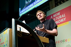 Jonathan McIntosh นักวิจารณ์วัฒนธรรมป๊อปผู้ขับเคลื่อนประเด็นสังคมผ่านวิดีโอเอสเส