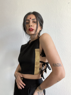 Sharan Dhaliwal นักเขียนและผู้ก่อตั้ง Burnt Roti ผู้ขับเคลื่อนพื้นที่ทางวัฒนธรรม LGBTQ+ และเอเชียใต้