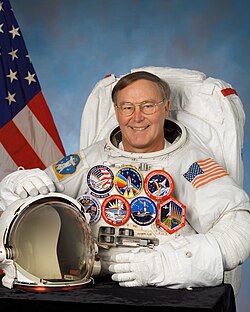 Jerry Ross ตำนานนักบินอวกาศผู้สร้างสถิติการเดินอวกาศและภารกิจกระสวยอวกาศ