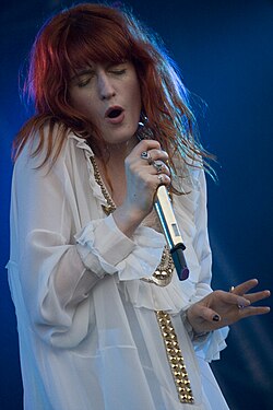 Florence Welch ศิลปินสาวเสียงทรงพลังผู้สร้างสรรค์ดนตรีแนวอาร์ตป๊อปและอินดี้ร็อก