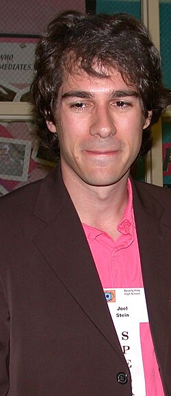 Joel Stein นักเขียนและคอลัมนิสต์ผู้สร้างสีสันและข้อถกเถียงในวงการสื่อสหรัฐฯ