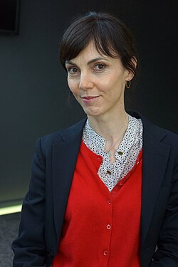 Emily Perkins นักเขียนรางวัลระดับโลกผู้ถ่ายทอดชีวิตผ่านตัวอักษร