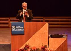 Omar M. Yaghi ผู้บุกเบิกเคมีโครงข่ายและเจ้าของรางวัลโนเบลสาขาเคมี 2025