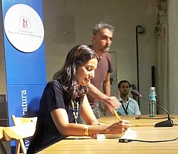Jhumpa Lahiri นักเขียนรางวัลพูลิตเซอร์ผู้ถ่ายทอดจิตวิญญาณผู้อพยพและพหุวัฒนธรรม