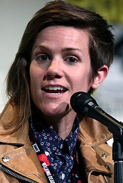 Cameron Esposito ศิลปินคอมเมดี้ผู้ขับเคลื่อนสังคมและตัวตนที่หลากหลาย