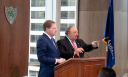 John Catsimatidis มหาเศรษฐีผู้สร้างตัวจากศูนย์สู่เจ้าอาณาจักรค้าปลีกและสื่อในนิวยอร์ก