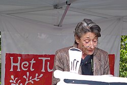 Anneke Brassinga กวีและนักแปลผู้ทรงอิทธิพลแห่งเนเธอร์แลนด์
