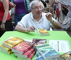 Jack McDevitt นักเขียนไซไฟผู้บุกเบิกโลกแห่งโบราณคดีอวกาศ
