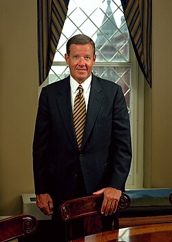 Lawrence M. Small กับบทบาทผู้บริหารสถาบันสมิธโซเนียนและเส้นทางอาชีพ