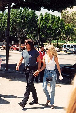 Heather Locklear เส้นทางชีวิตจากดาวเด่นซีรีส์ดังสู่มรสุมชีวิตและการต่อสู้