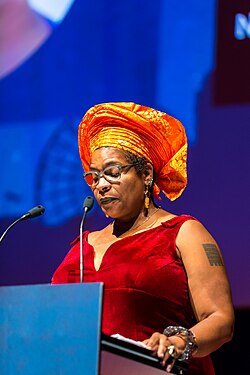 Nalo Hopkinson นักเขียนผู้ผสานตำนานแคริบเบียนสู่โลกไซไฟและแฟนตาซี