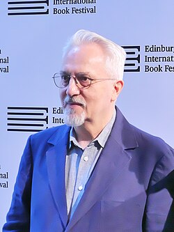 Alan Hollinghurst นักเขียนผู้พลิกโฉมวรรณกรรมเกย์สู่กระแสหลักของโลก