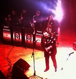 Roy Wood อัจฉริยะทางดนตรีผู้บุกเบิก Glam Rock และผู้ร่วมก่อตั้ง ELO