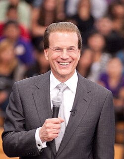 Lowell Milken ผู้พลิกโฉมการศึกษาและนักการกุศลผู้ทรงอิทธิพลแห่งสหรัฐอเมริกา