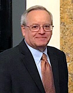 Stuart Rothenberg ผู้เชี่ยวชาญด้านการวิเคราะห์การเมืองสหรัฐฯ และผู้ก่อตั้ง Inside Elections