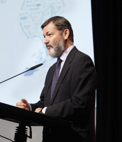 Rafael Rodríguez-Ponga y Salamanca นักภาษาศาสตร์และผู้บริหารระดับสูงชาวสเปน