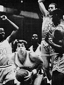 Jay Bilas จากยอดนักบาสเกตบอลสู่กูรูวิเคราะห์เกมและทนายความมือโปร