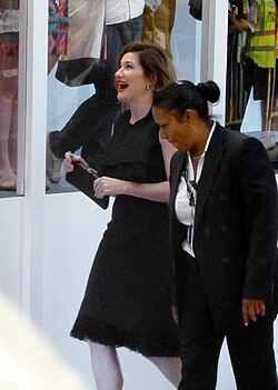 Kathryn Hahn จากนักแสดงสมทบผู้สร้างสีสันสู่ดาวเด่นระดับโลก